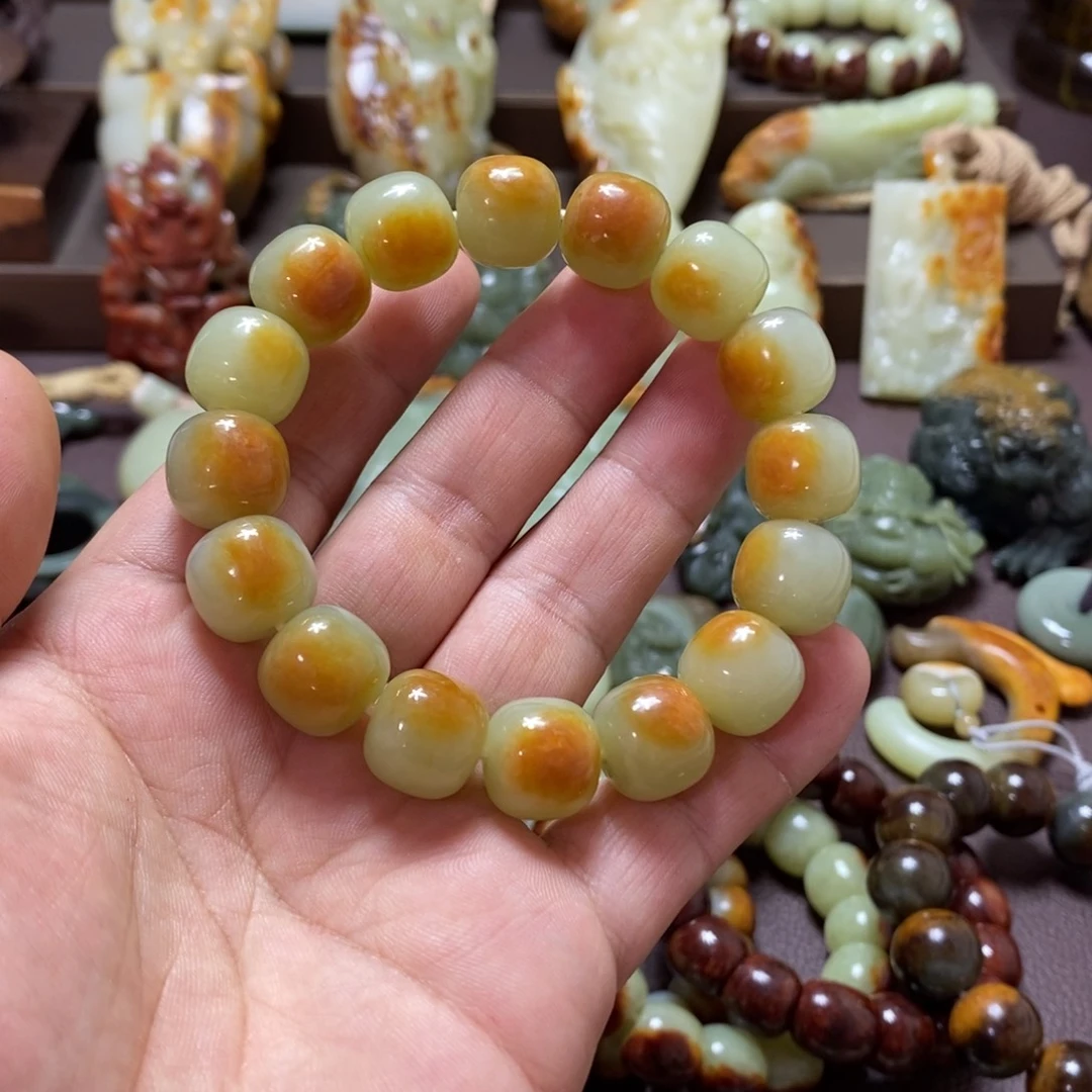 W***෴透闪石质玉未镶嵌手链