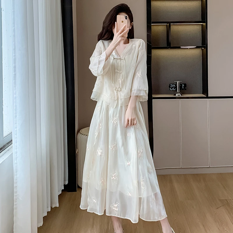 新中式刺绣防晒上衣半身裙套装女春款设计感高级感盘扣两件套