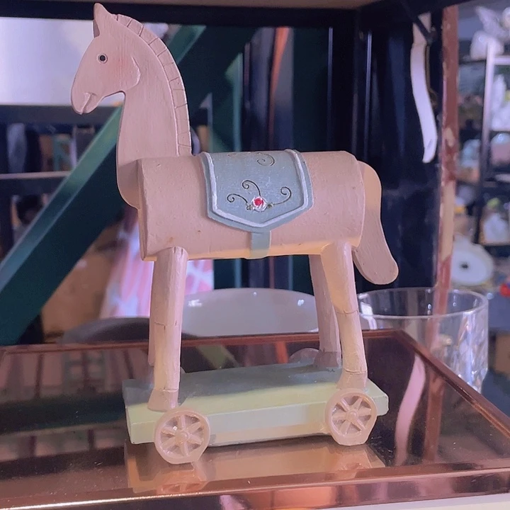 陶瓷花瓶，部分微瑕