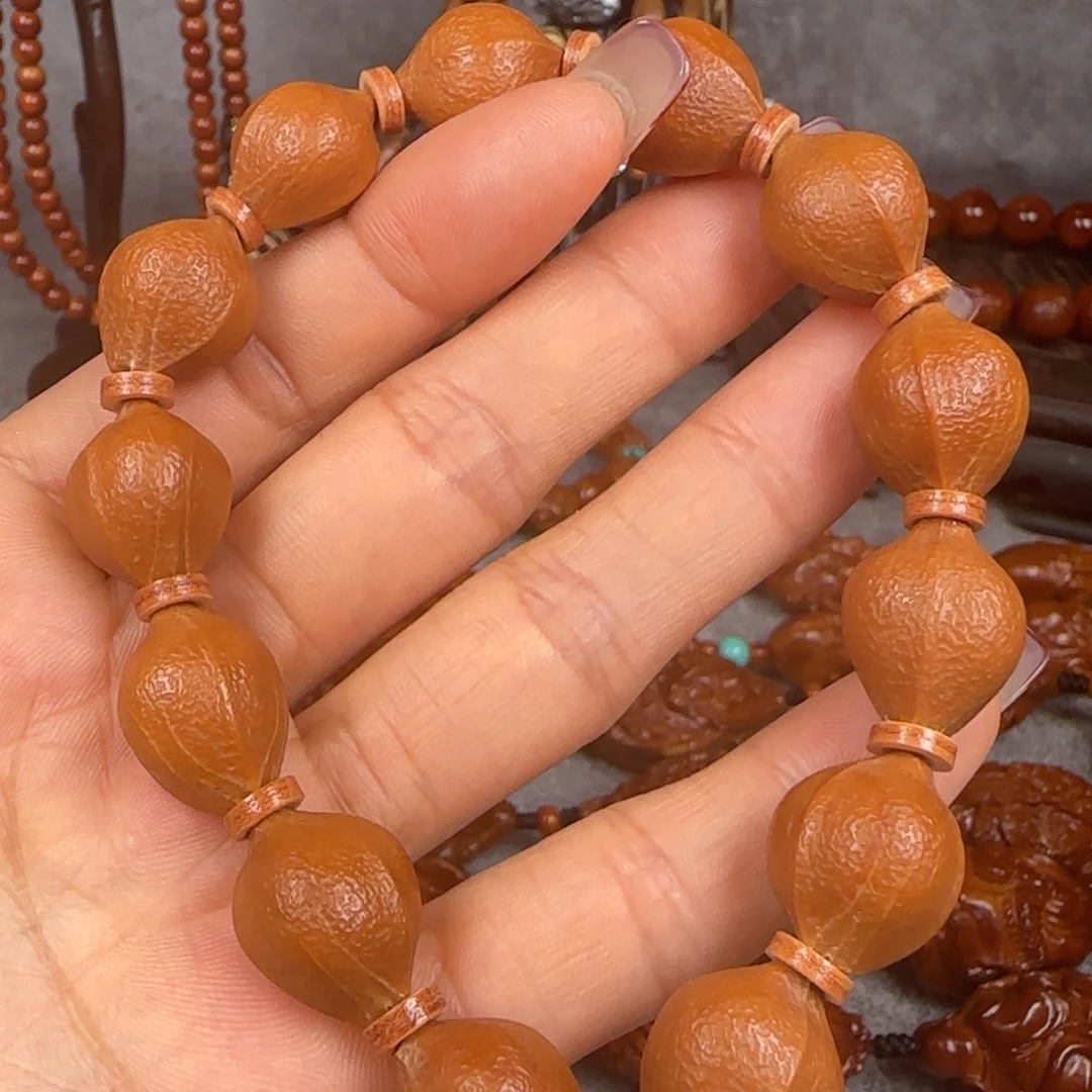 吊坠橄榄核铁核鲨鱼背