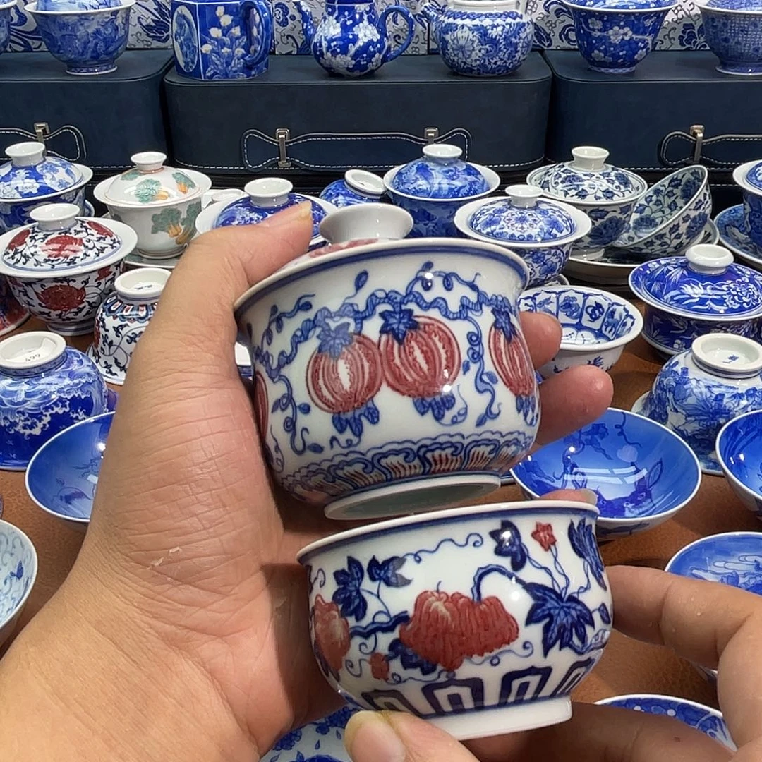 青花釉里红  瓜蝶连绵