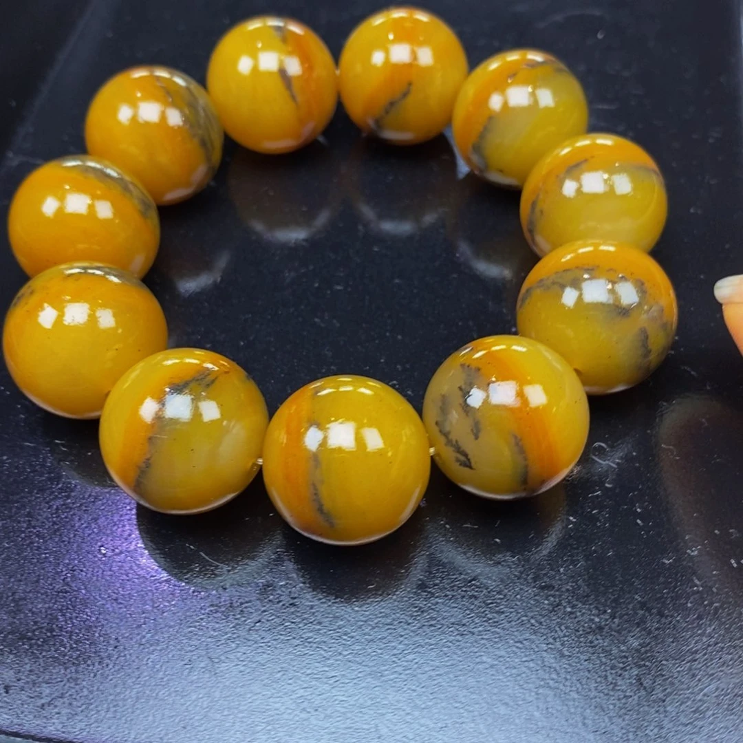 未镶嵌石英质玉（黄龙玉）颈饰