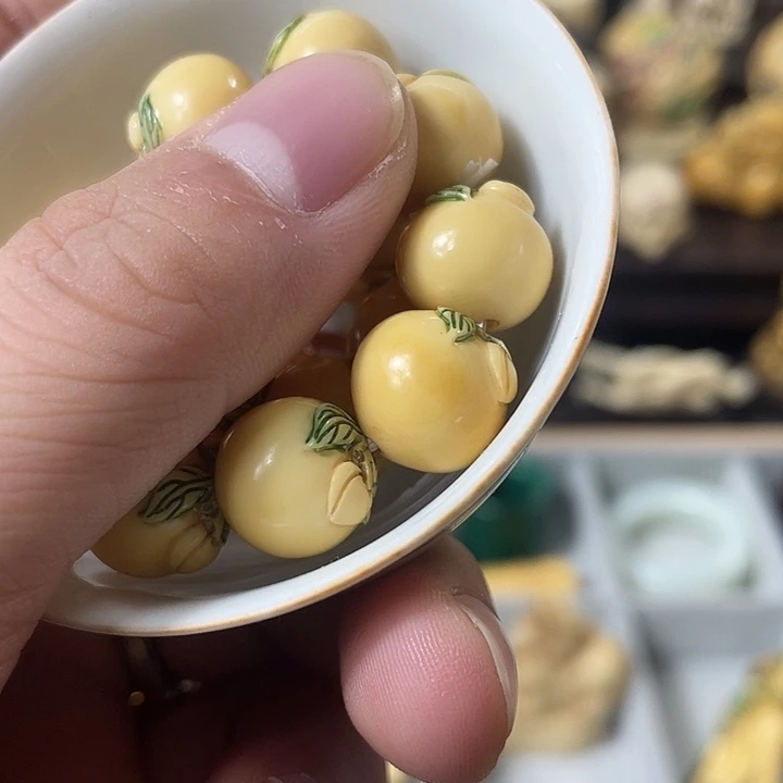 用***6瓷片精品雕刻工艺品