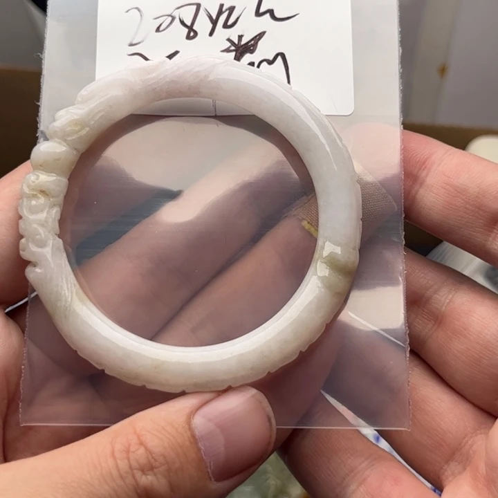 定制翡翠未镶嵌花****r