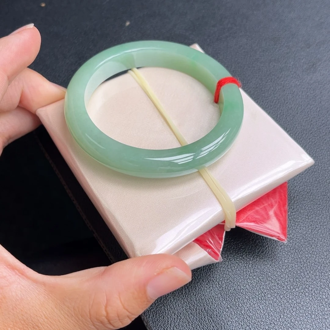 翡翠未镶嵌手镯手镯