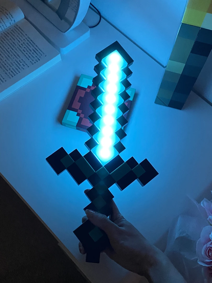 【00和猫】我的世界钻石剑矿石灯变色药水瓶火炬火把模型礼物夜灯