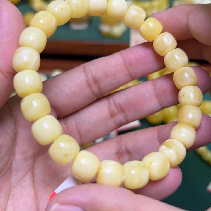 蜜蜡未镶嵌珠宝奇石