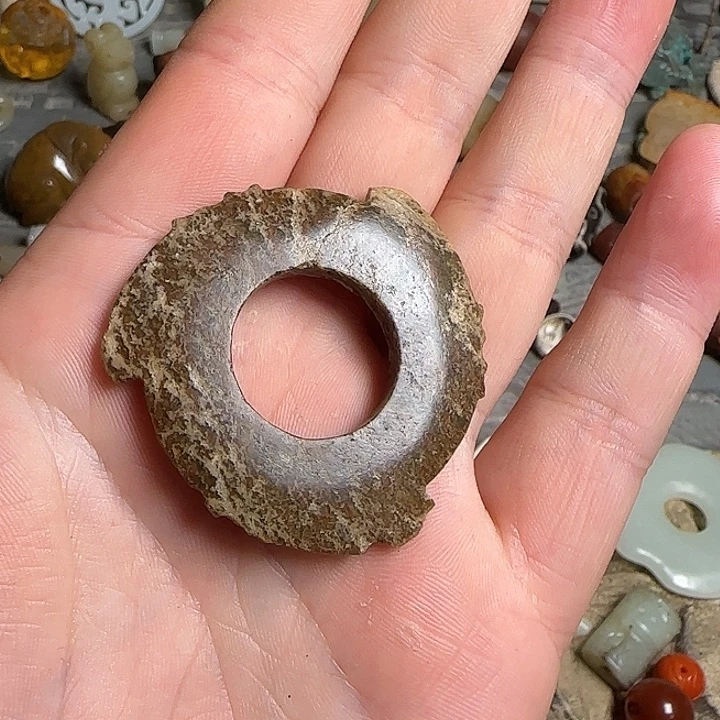 和田玉（糖玉）颈饰未镶嵌心****杵
