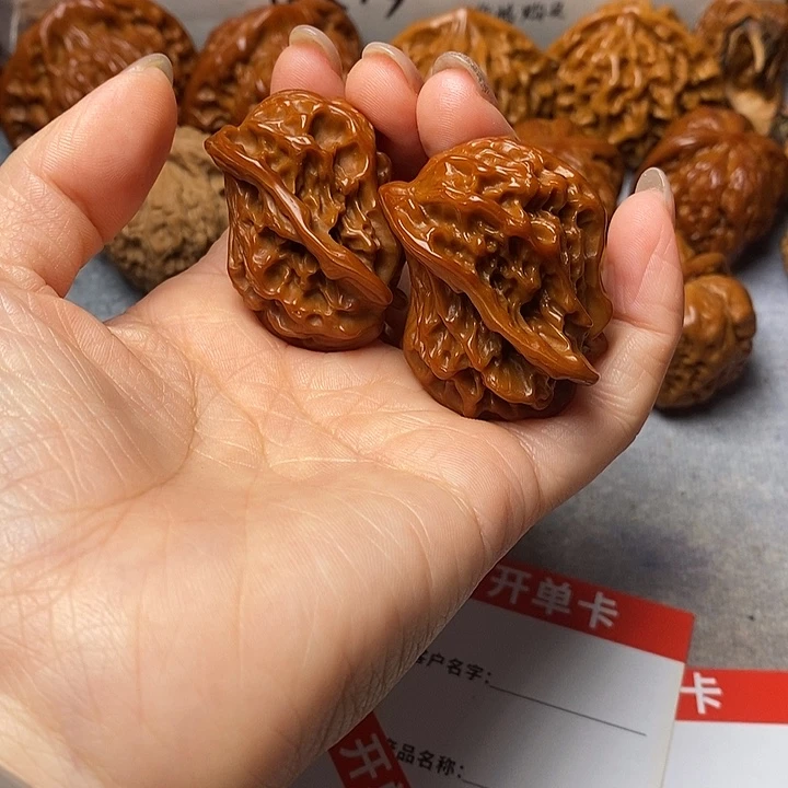 文玩核桃吊坠鸟儿