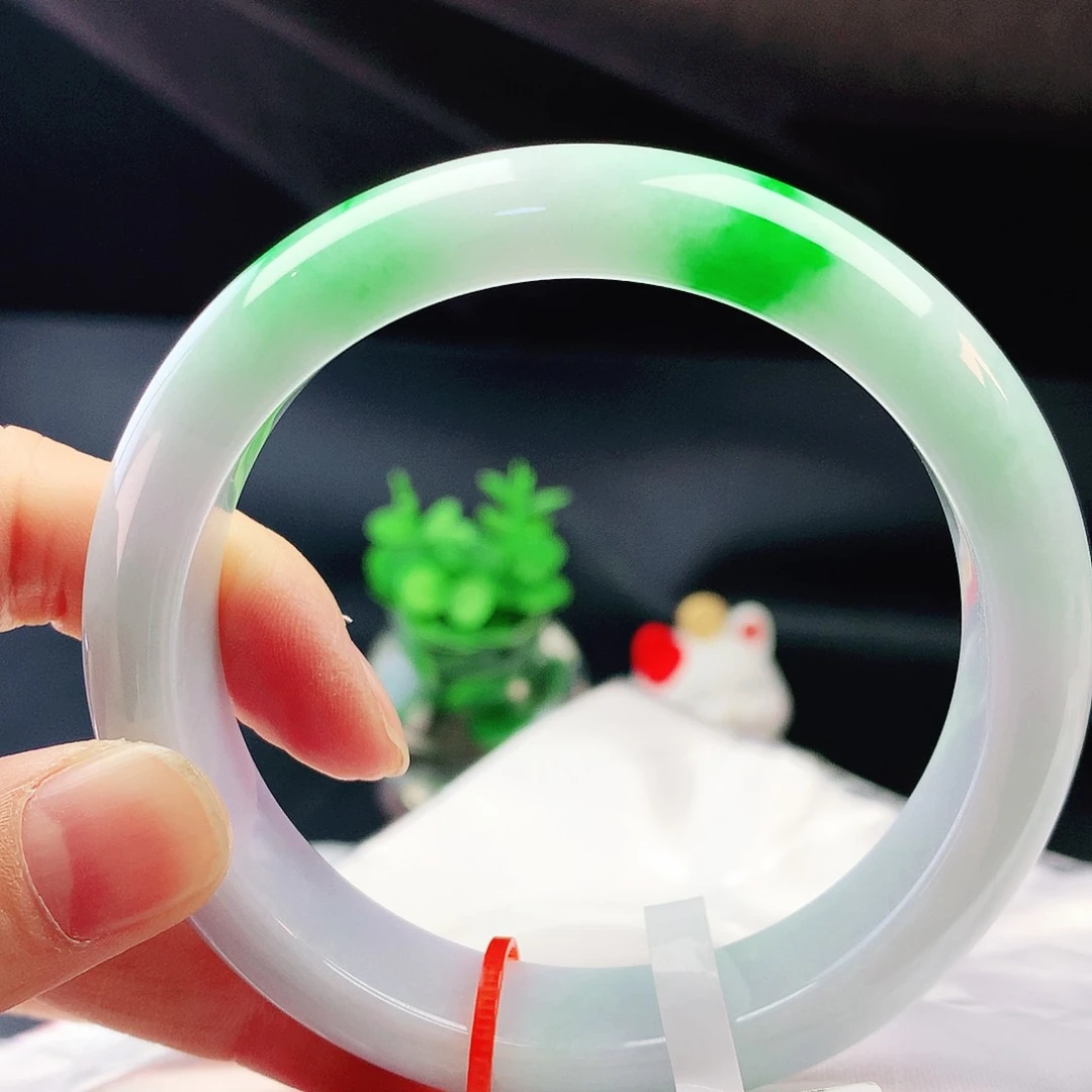 未镶嵌手镯翡翠60阳绿轮胎