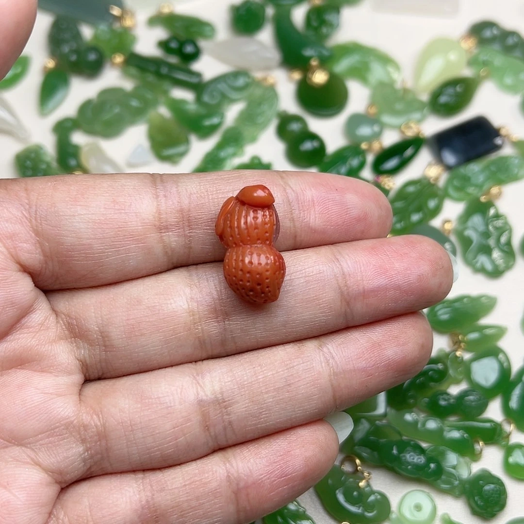 南红玛瑙颈饰未镶嵌五**登