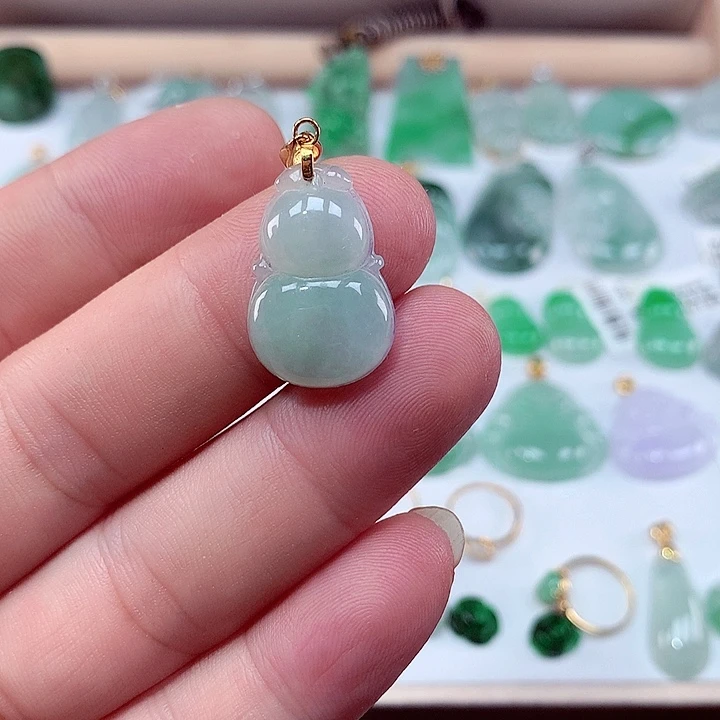 翡翠未镶嵌颈饰吊坠