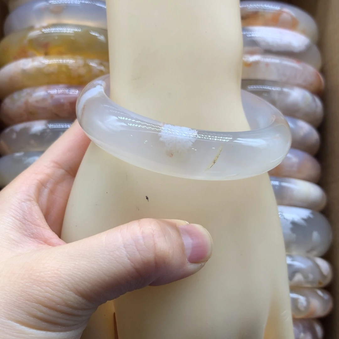 【闪购商品】玛瑙/玉髓手镯未镶嵌豆*鱼