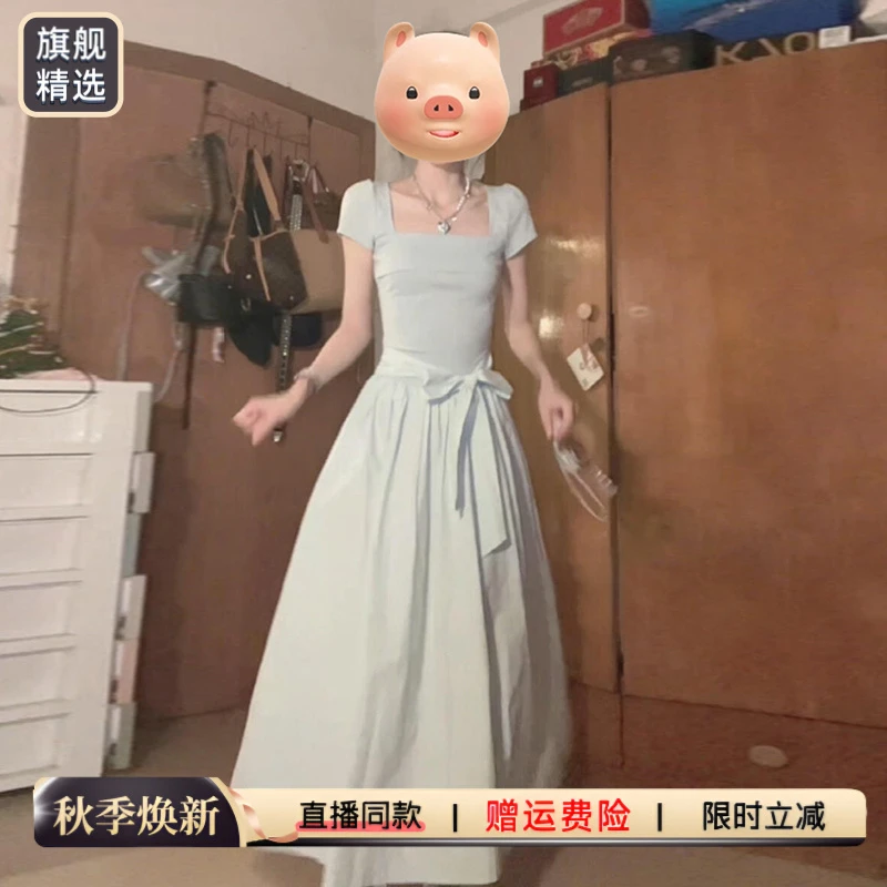 法式蓝色短袖方领连衣裙子女夏2025新款高级感独特绝美收腰长裙