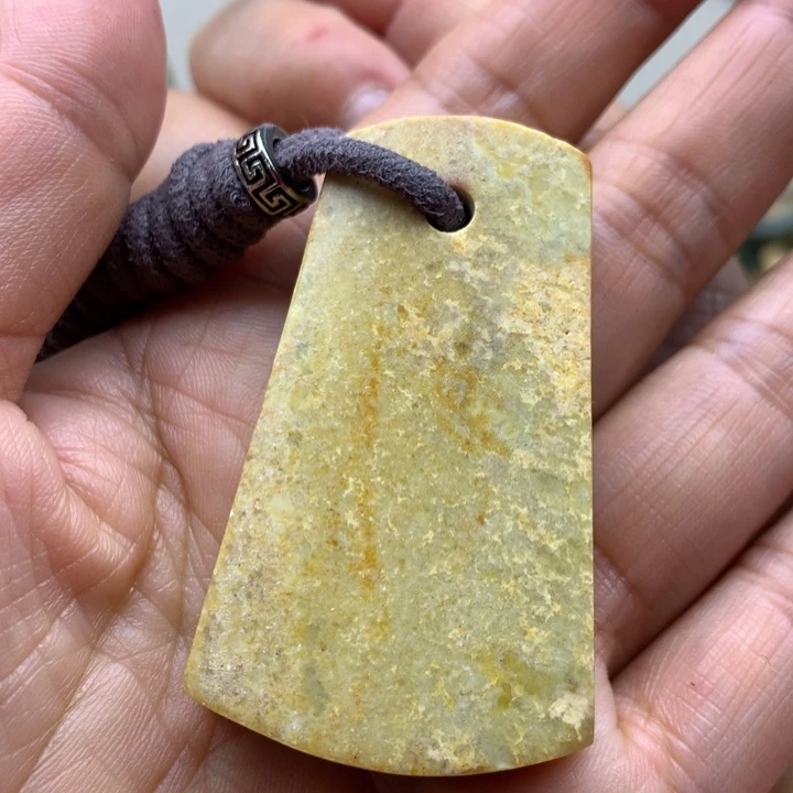 【闪购商品】岫岩河磨玉(透闪石质玉)未镶嵌挂件居*