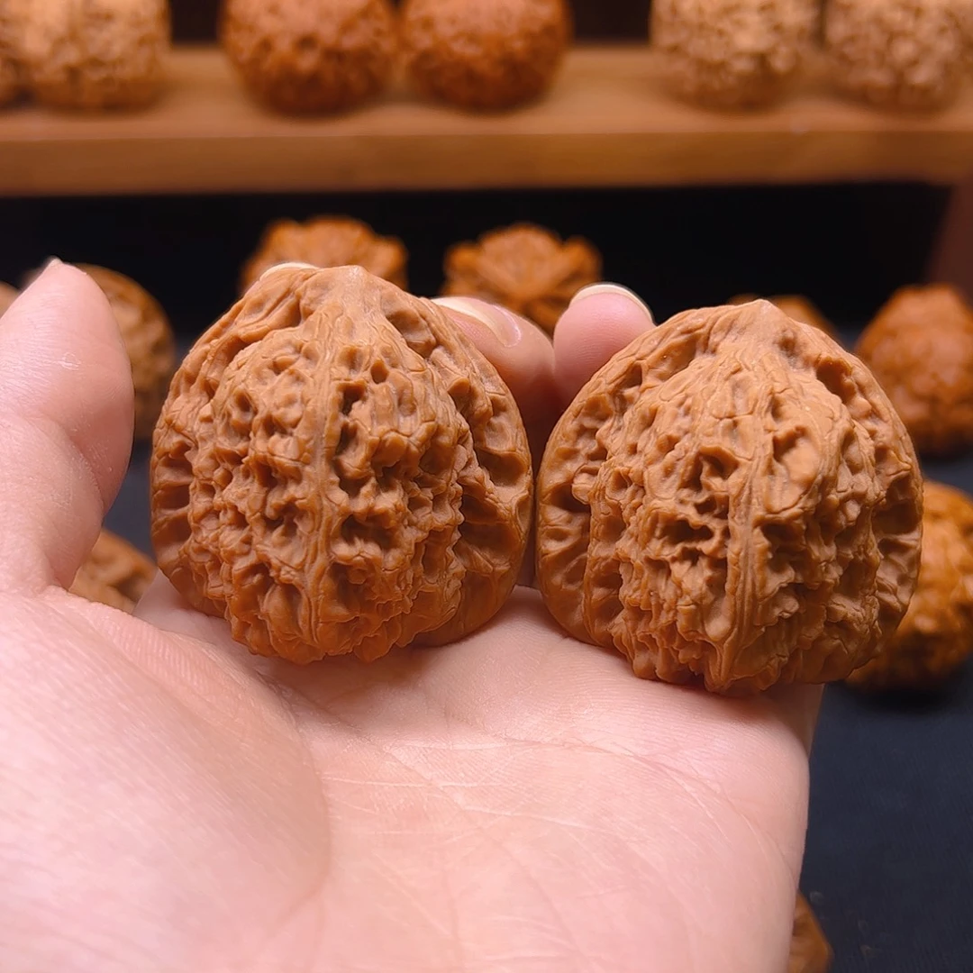 核桃把件赵喜满三角疆46全品红皮头货