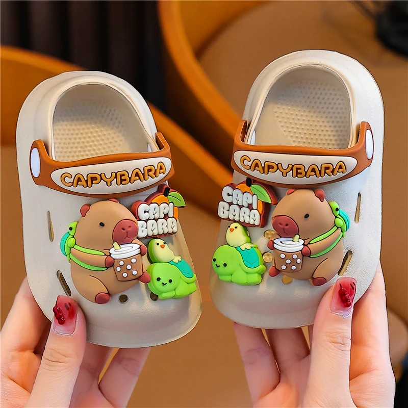儿童洞洞鞋夏季卡皮巴拉软底防滑小童居家外穿小孩男童宝宝凉拖鞋