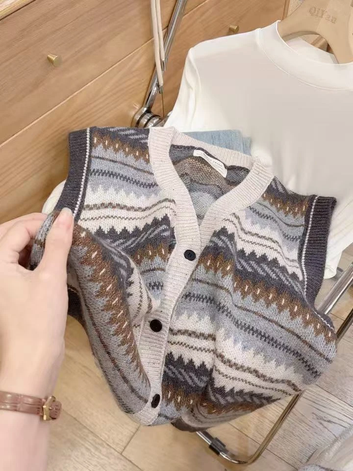 七言家 北欧风！米边织花马甲开衫1