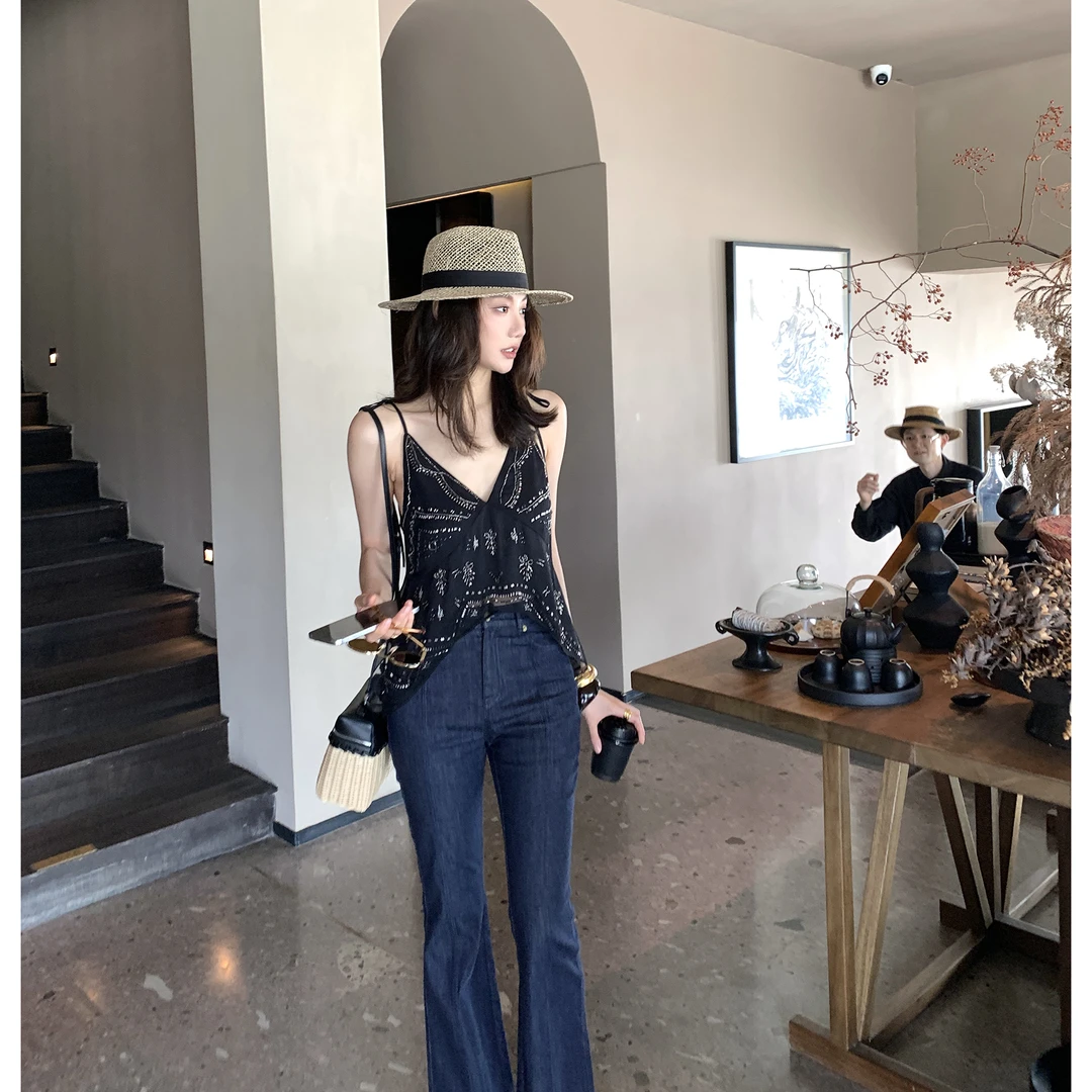 【ALONE SAVOR】龍喜儿 星陨 休闲度假风串珠装饰V领吊带衫Z386