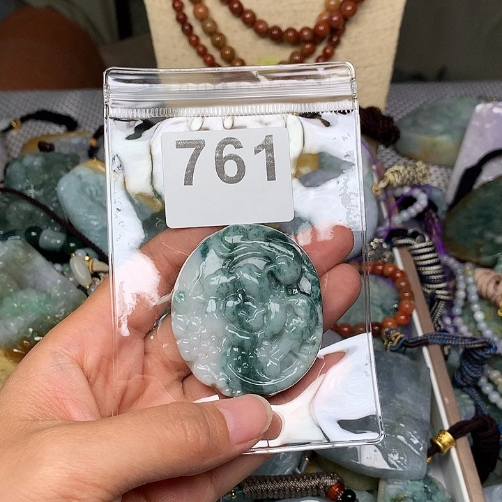 翡翠未镶嵌颈饰亿**钱翡翠