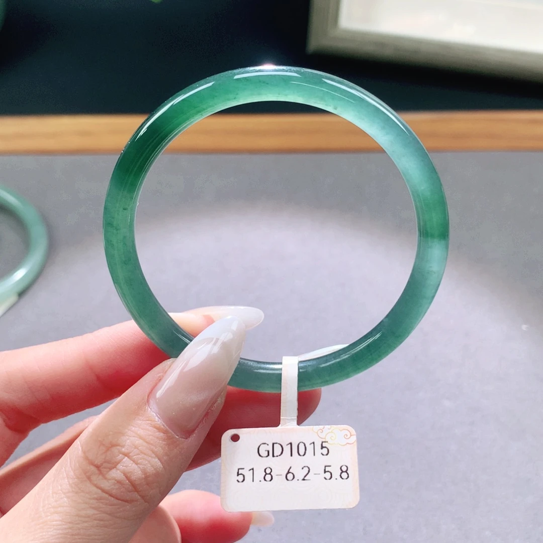 翡翠未镶嵌手镯天然