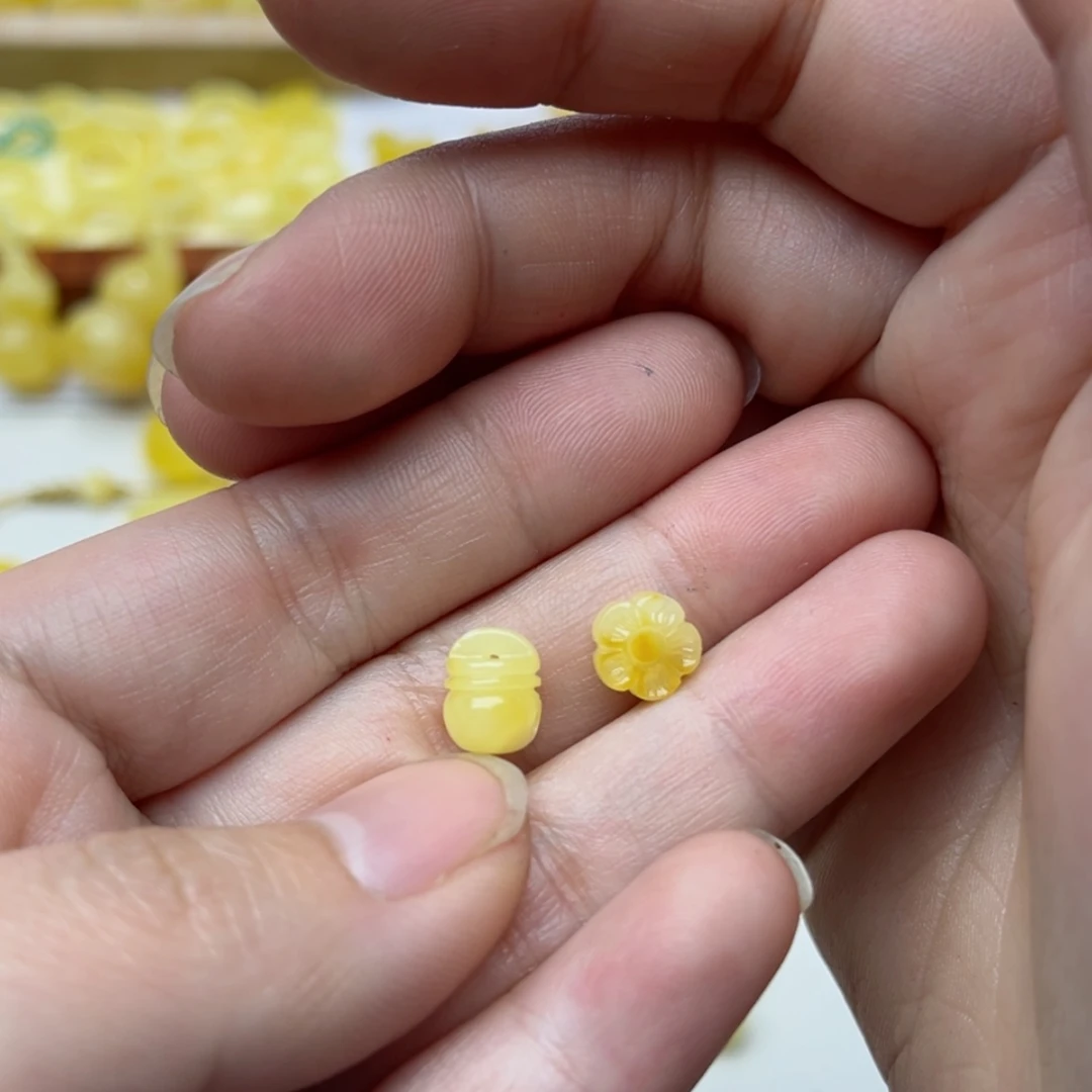 【闪购商品】蜜蜡裸石未镶嵌配饰