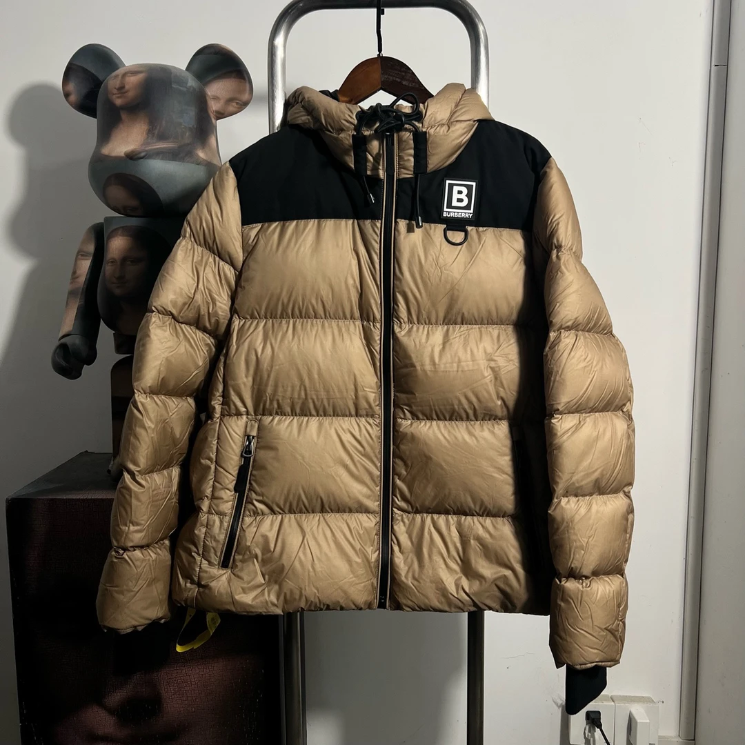99新 BURBERRY/博柏利 拼色羽绒服尺码：XL 衣长66 胸围60