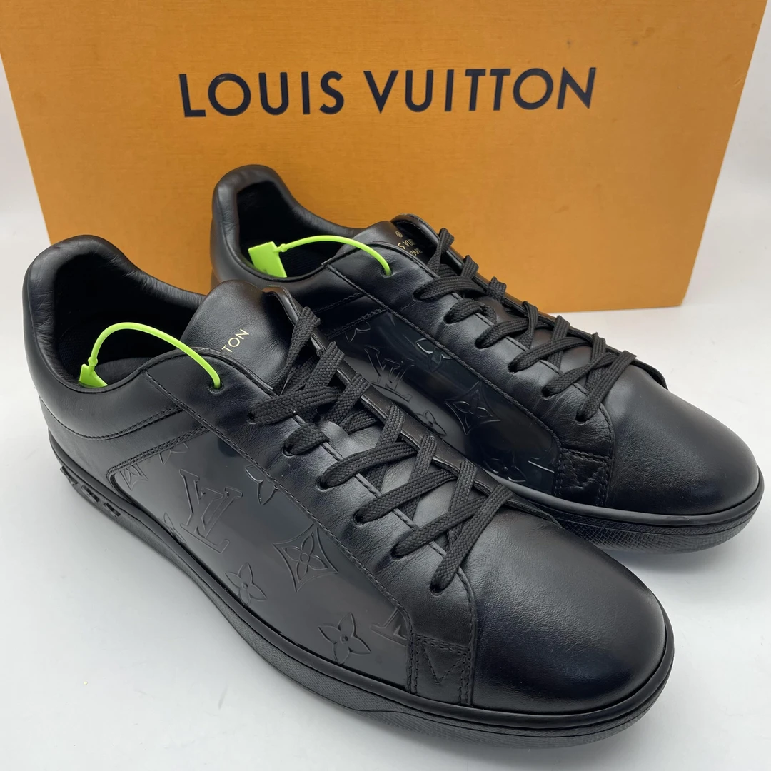95新 LouisVuitton/路易威登 40欧码/时尚黑色拼接压花休闲板鞋