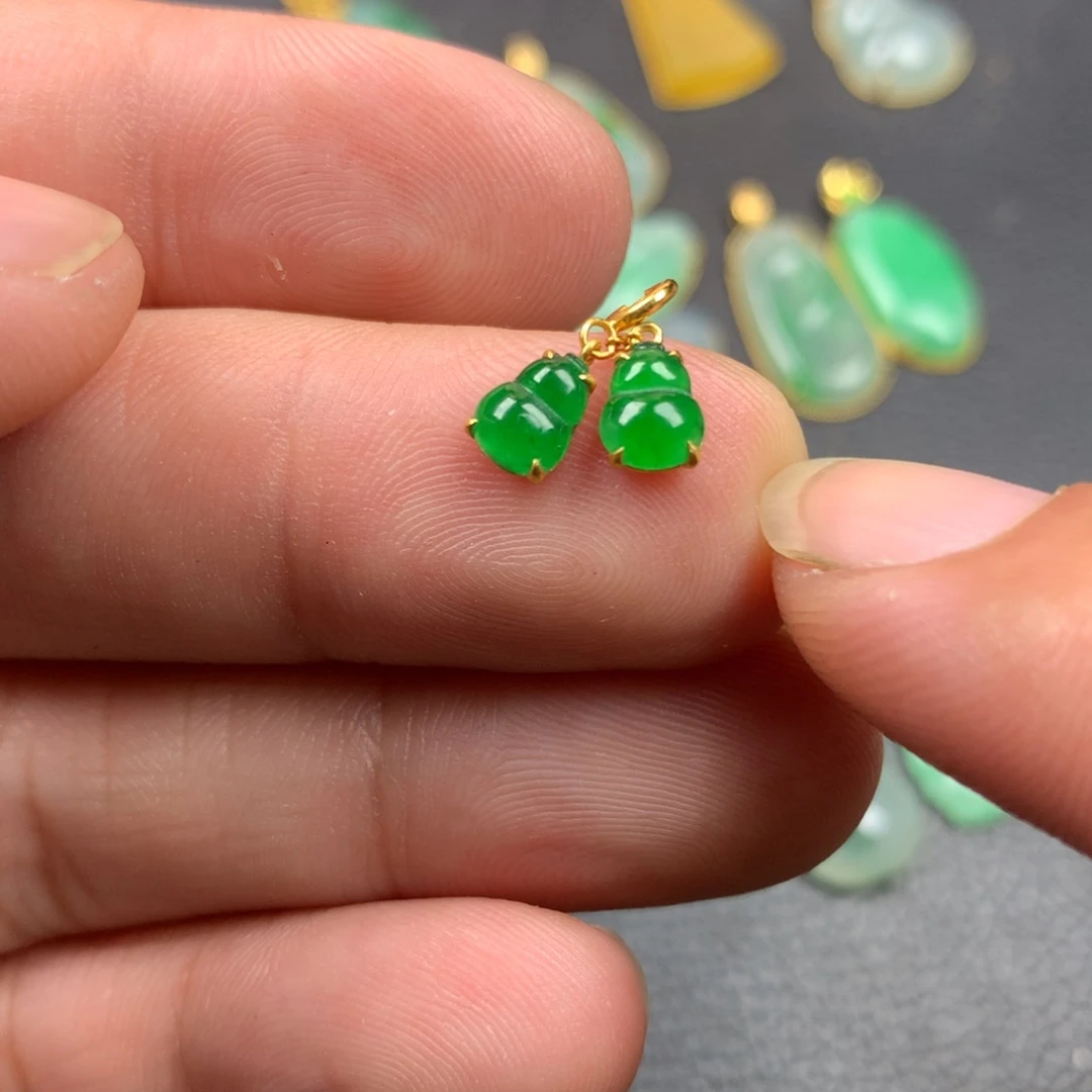 【闪购商品】颈饰18K金镶嵌翡翠翡翠