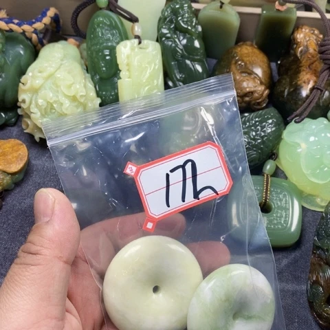 未镶嵌蛇纹石玉手链