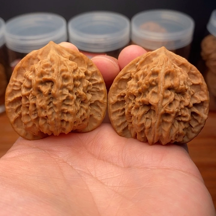 桃核把件麻核桃盘龙纹42