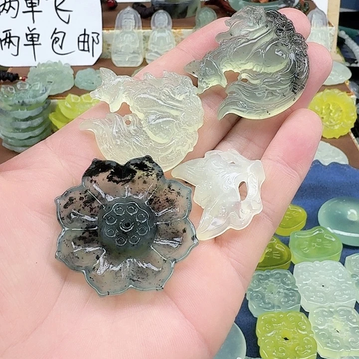 夏***花蛇纹石玉未镶嵌颈饰