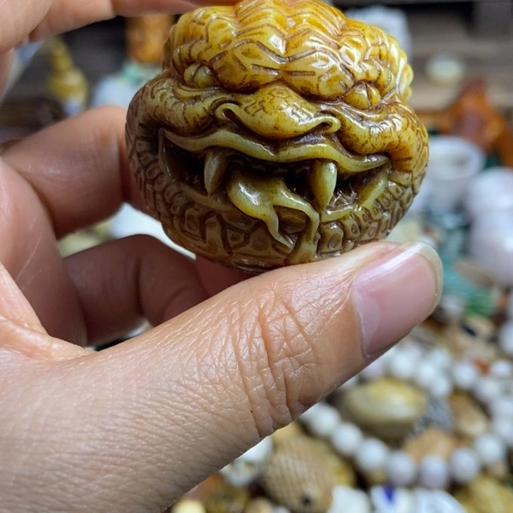 ?**周配饰鹿角雕刻一个出