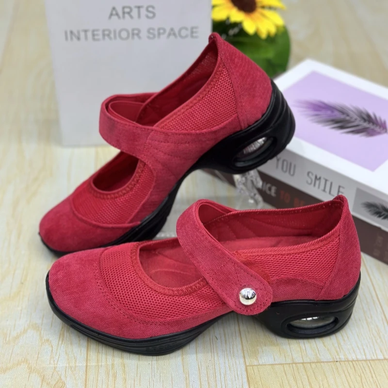 老北京布鞋时尚休闲透气女单鞋新款软底舒适轻便广场舞鞋妈妈鞋女
