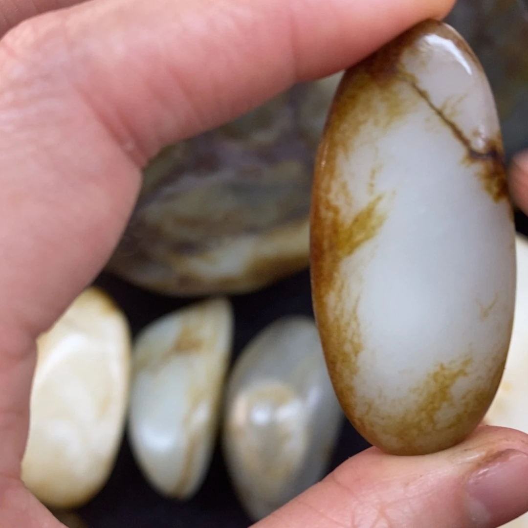 未镶嵌和田玉（糖玉）挂件