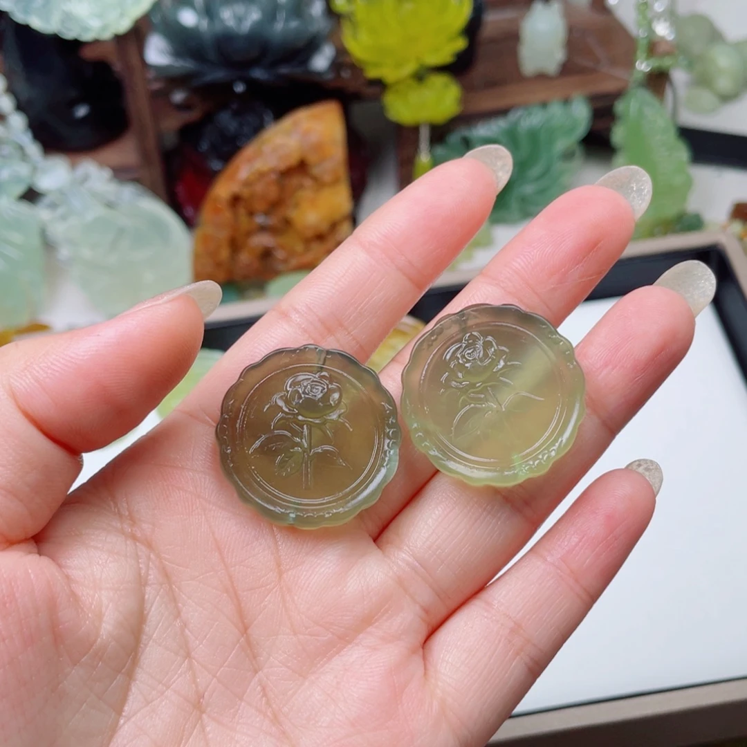 零***落未镶嵌蛇纹石玉颈饰