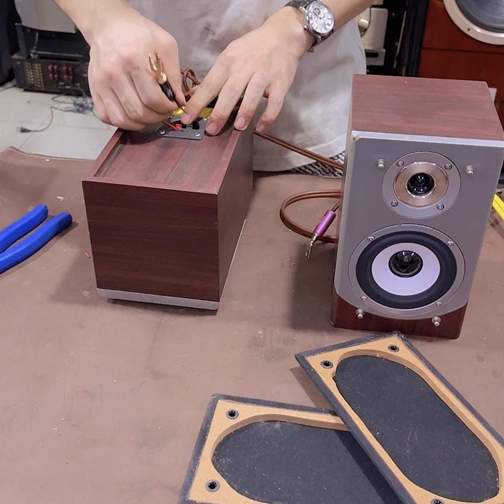 8新明高小环绕音箱一对，包邮