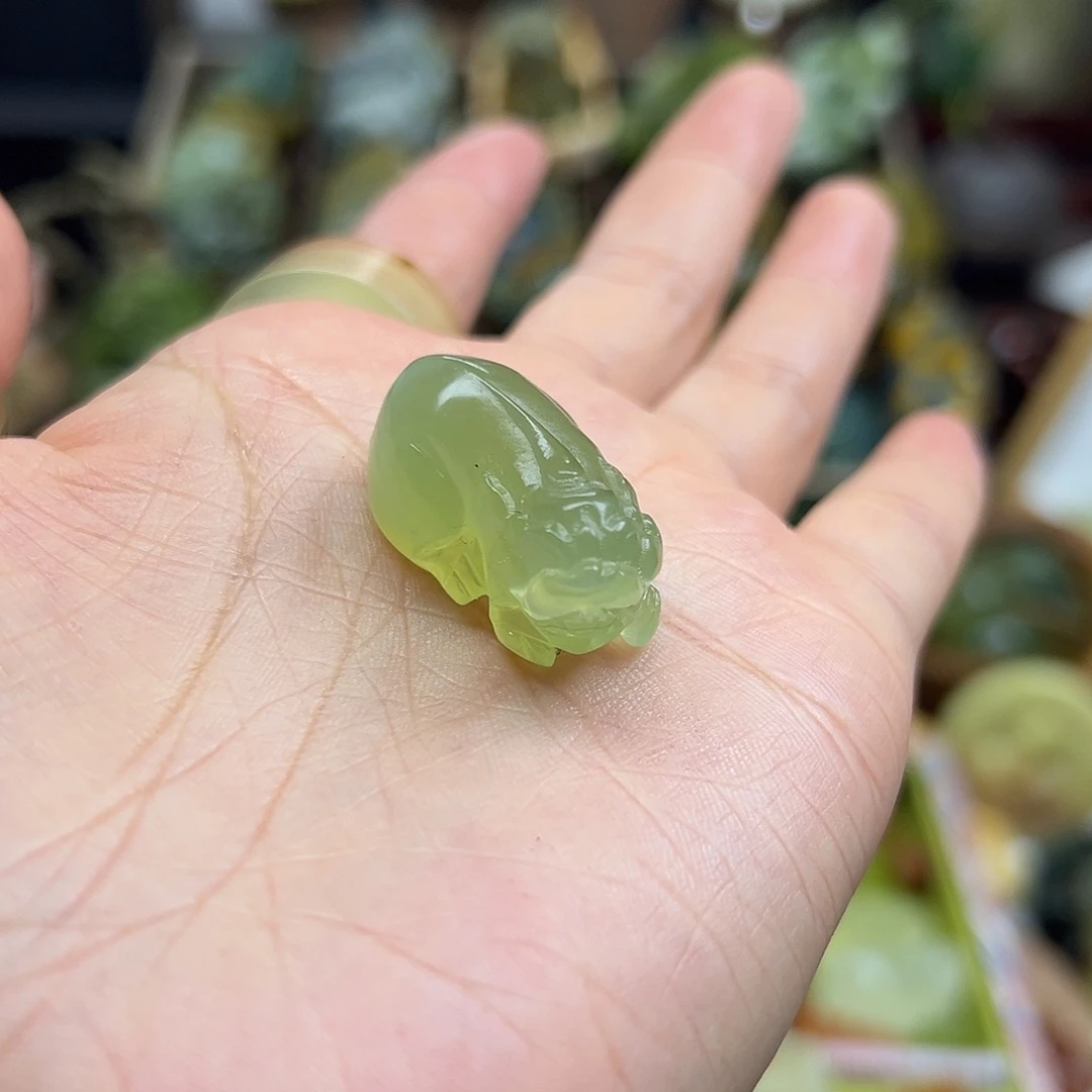 岫玉未镶嵌颈饰岫玉貔貅