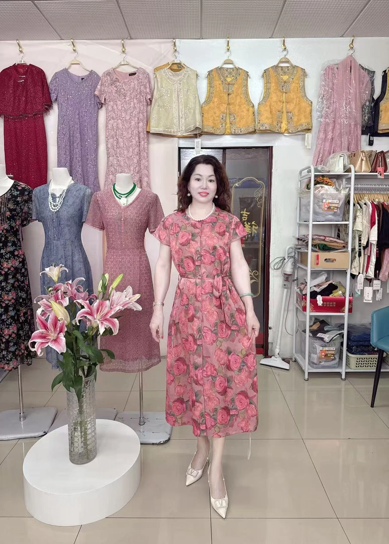 2025年夏季新款真丝减龄时尚通勤高贵气质优雅女士夏季连衣裙