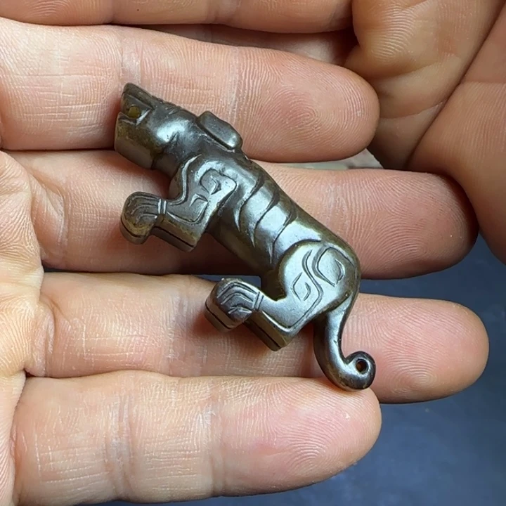 施***施和田玉未镶嵌挂件