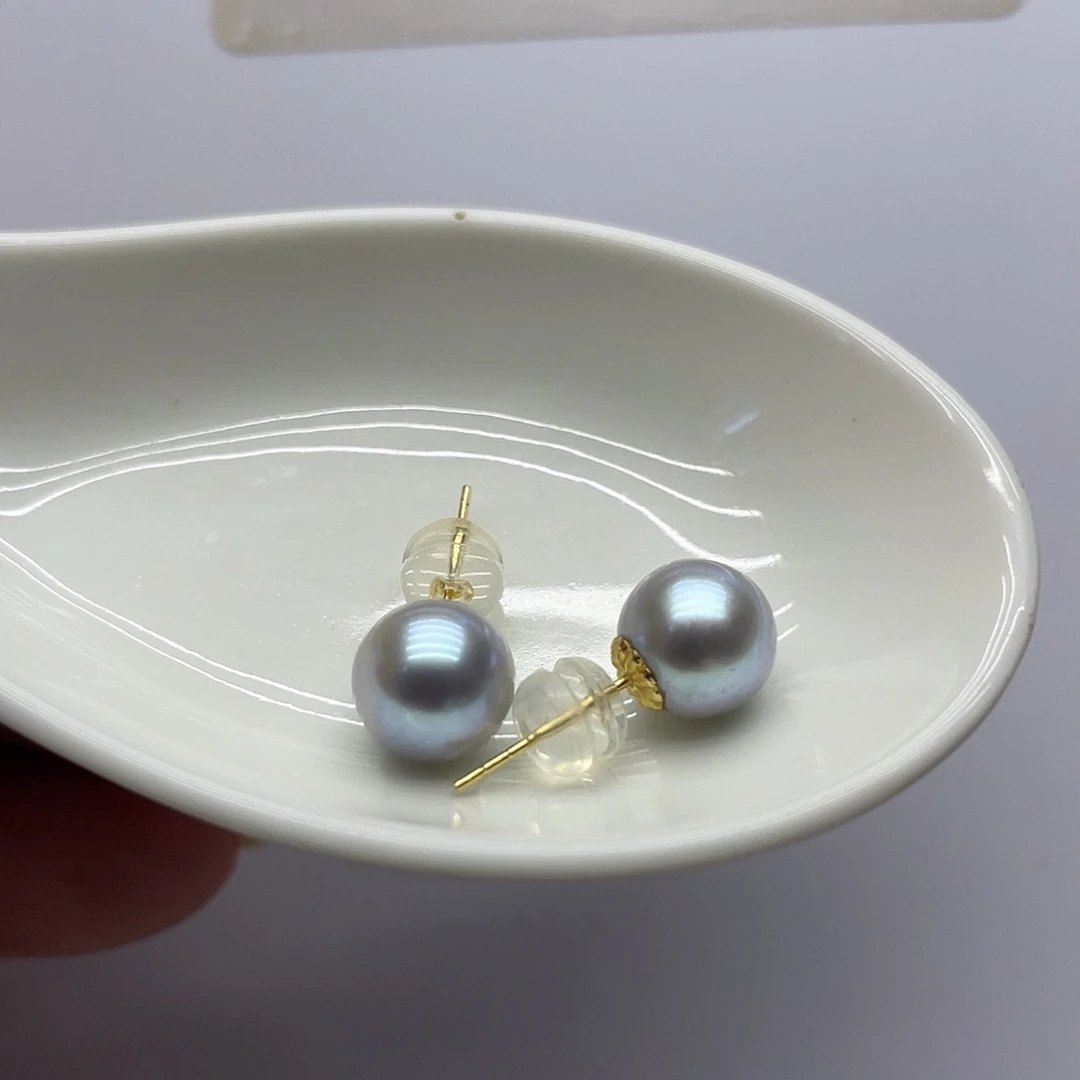 18K金镶嵌海水珍珠耳饰