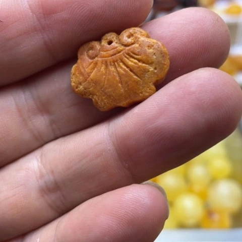 手串蜜蜡未镶嵌吊坠