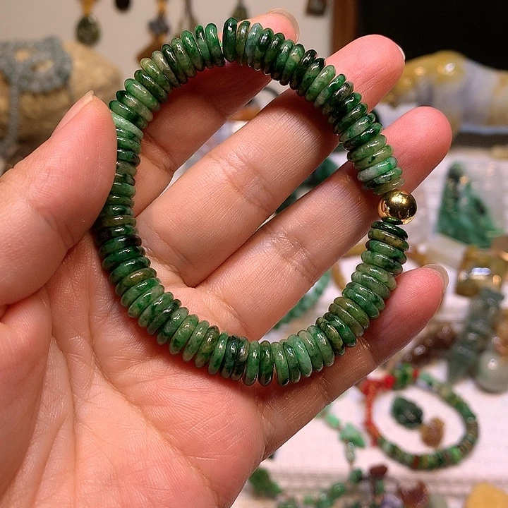 爱***地颈饰未镶嵌翡翠天然翡翠串珠