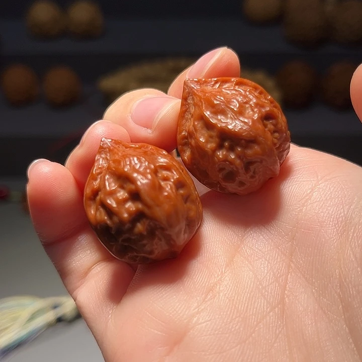 文玩核桃把件桃心292