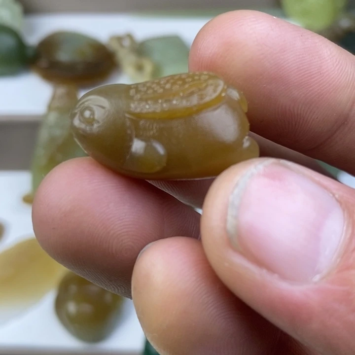 和田玉（糖玉）未镶嵌颈饰