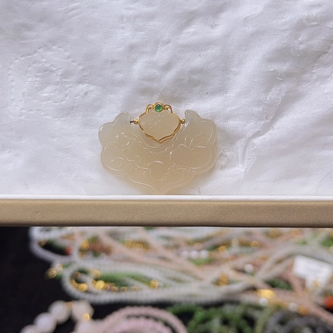 和田玉18K金镶嵌吊坠(不含链)