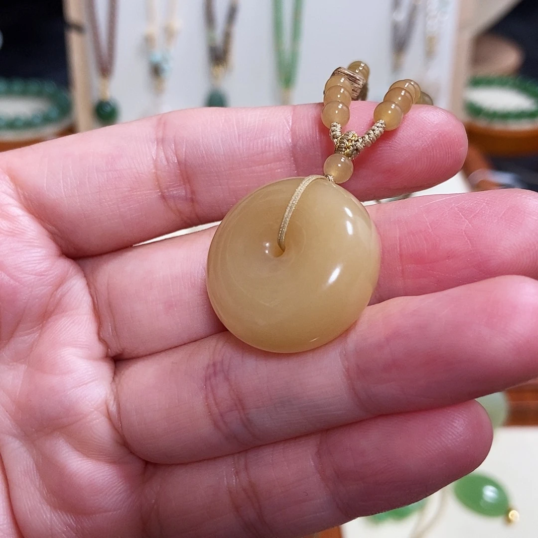 颈饰未镶嵌和田玉