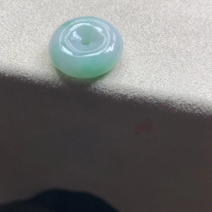 翡翠颈饰未镶嵌吊坠