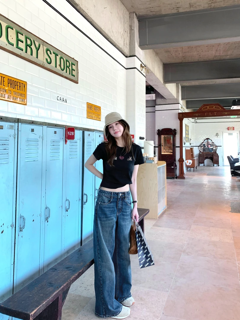 早秋2025新款女生韩系ins衣服复古印花T恤上衣高级感时尚舒适裤子