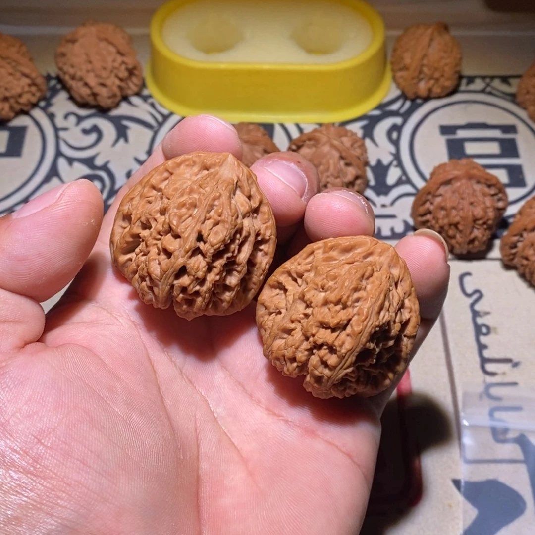 文玩核桃吊坠万**力南疆